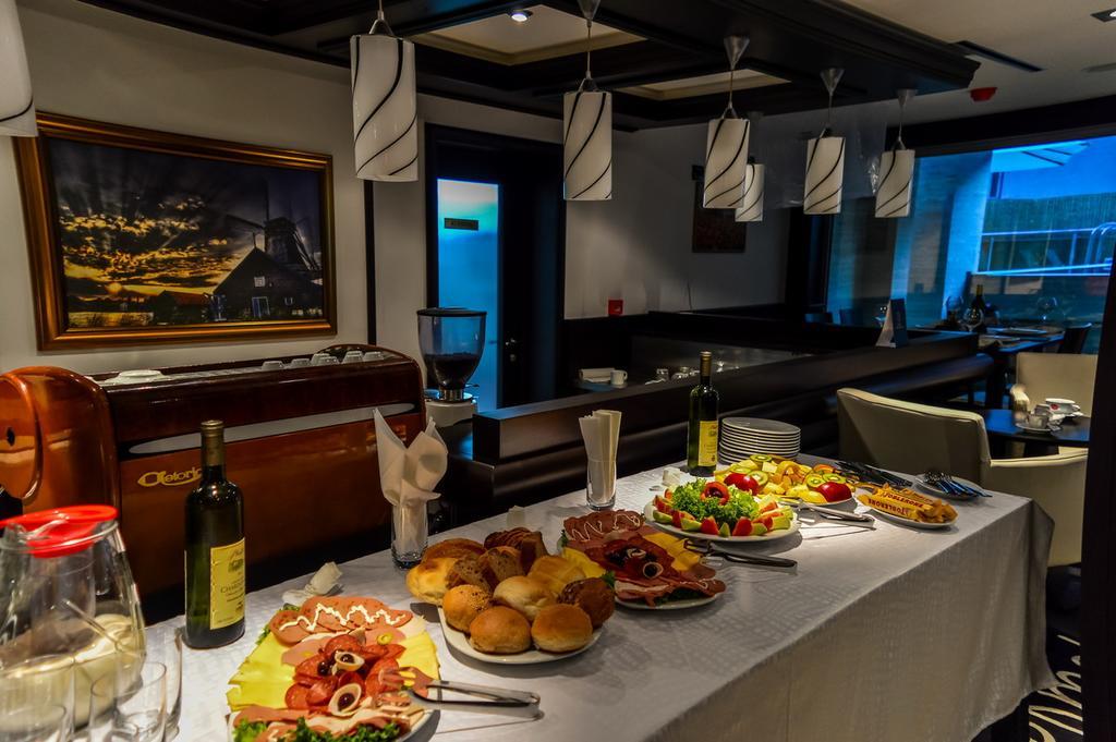 Hotel Amsterdam Budva Dış mekan fotoğraf